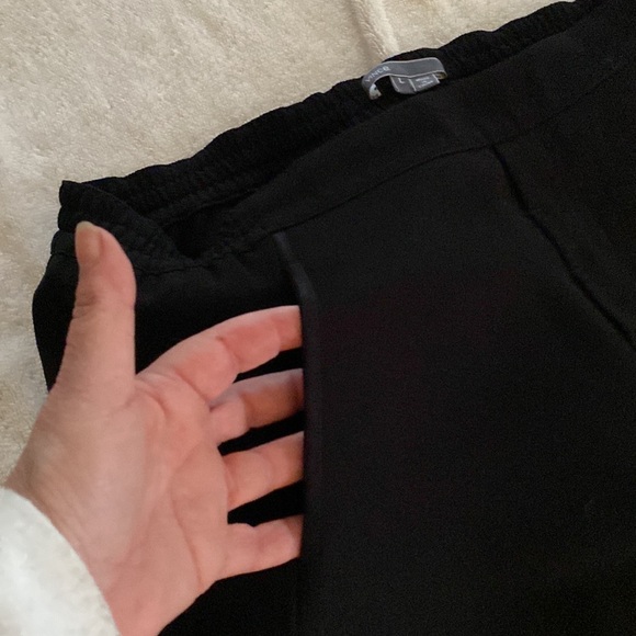 Vince gorgeous black satin piped joggers/trousers with great pockets - Picture 6 of 15